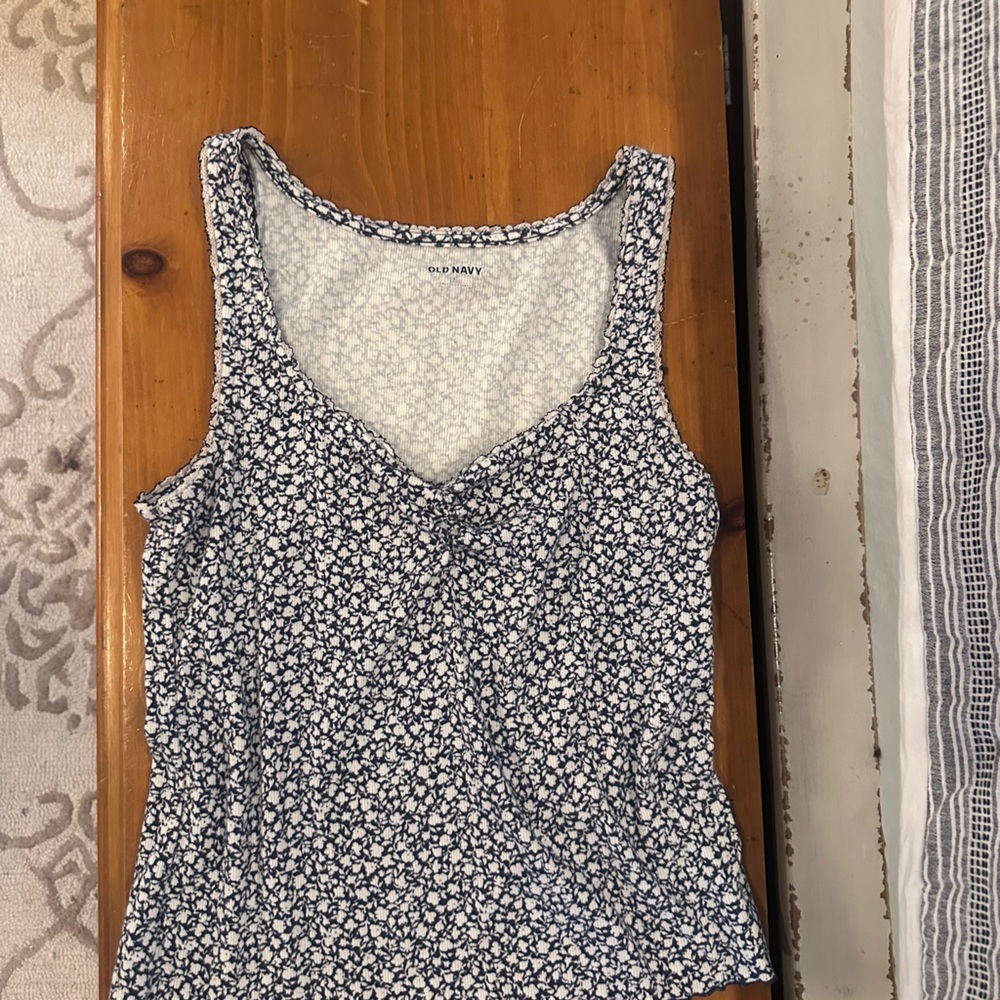 Old Navy Navy and White Floral Scoop Tank Top